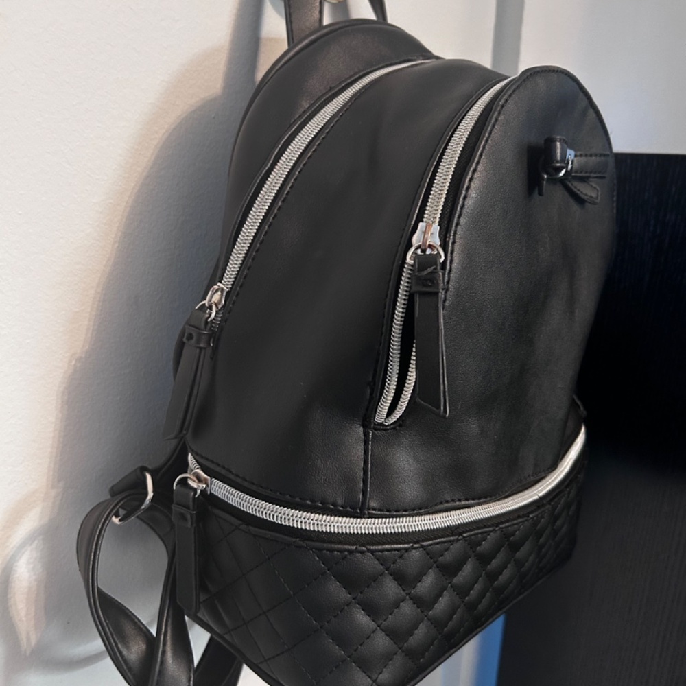 Backpack - Picture 2 of 2